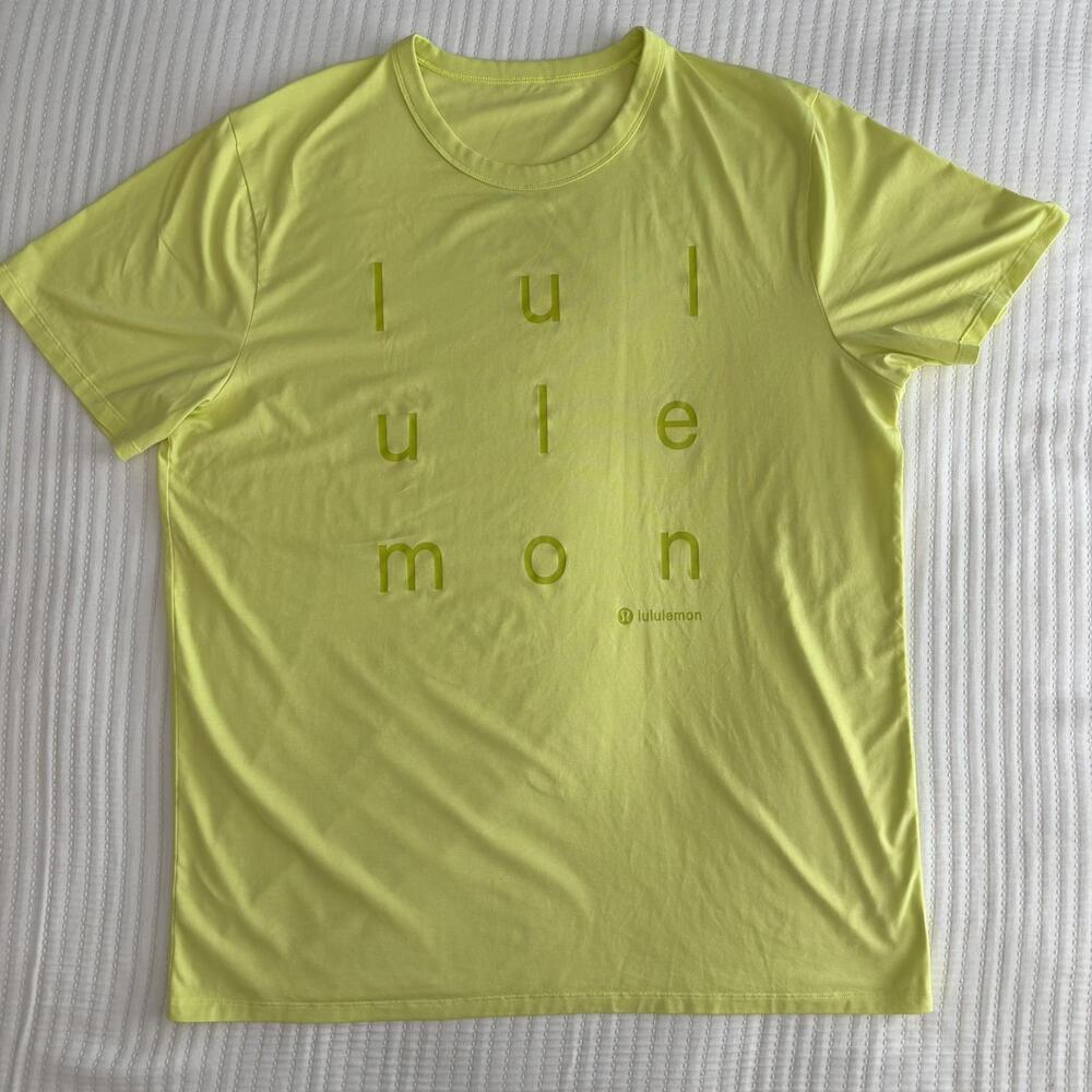 EUC Lululemon The Fundamental T-Shirt *Motif Electric Lemon Size Large